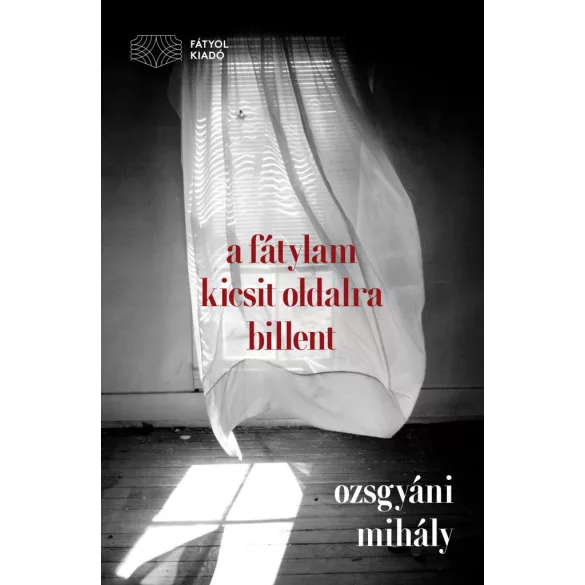 A fátylam kicsit oldalra billent
